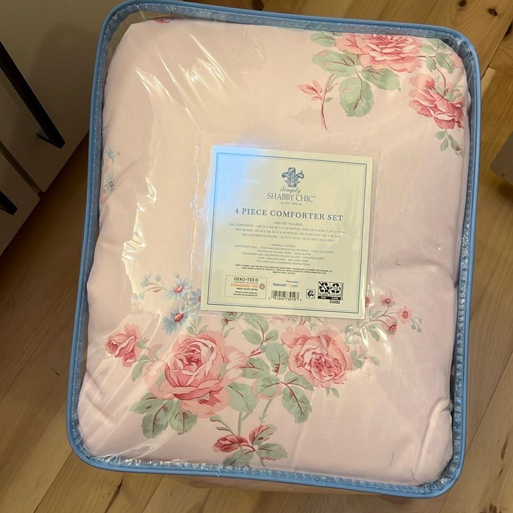 NWT Shabby Chic King comforter set